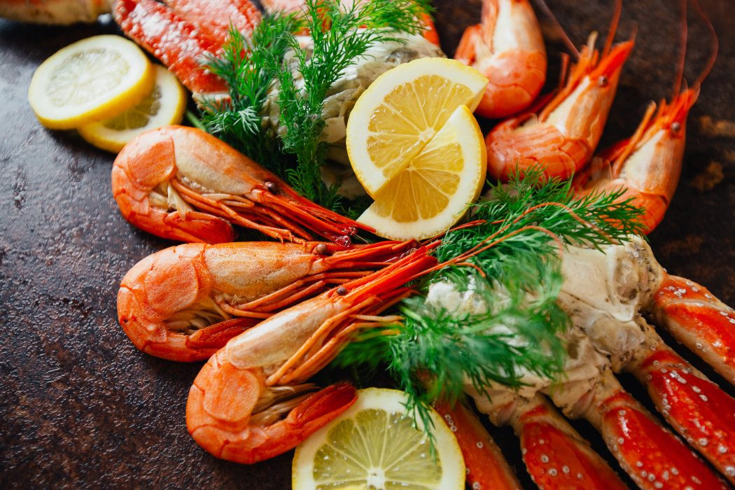 SEAFOOD BOILS (1.5kg).  ( well marinated varieties of seafood ) Proteins, Squid,lobster,prawns, octopus Crab,sea muscles, sweet corn, potatoes Brings to boil and poched with a sweet Hot sauce