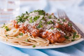 SPAGHETTI BOLOGNESE 140gh ( bolognaise sauce, linguine spaghetti) Parmesan cheese and garnish with Chopped parsley