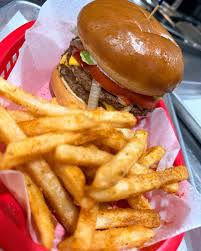 PLAIN BURGERS 95gh ( burg bread, chicken or beef, cheese) And sauce of served with fries